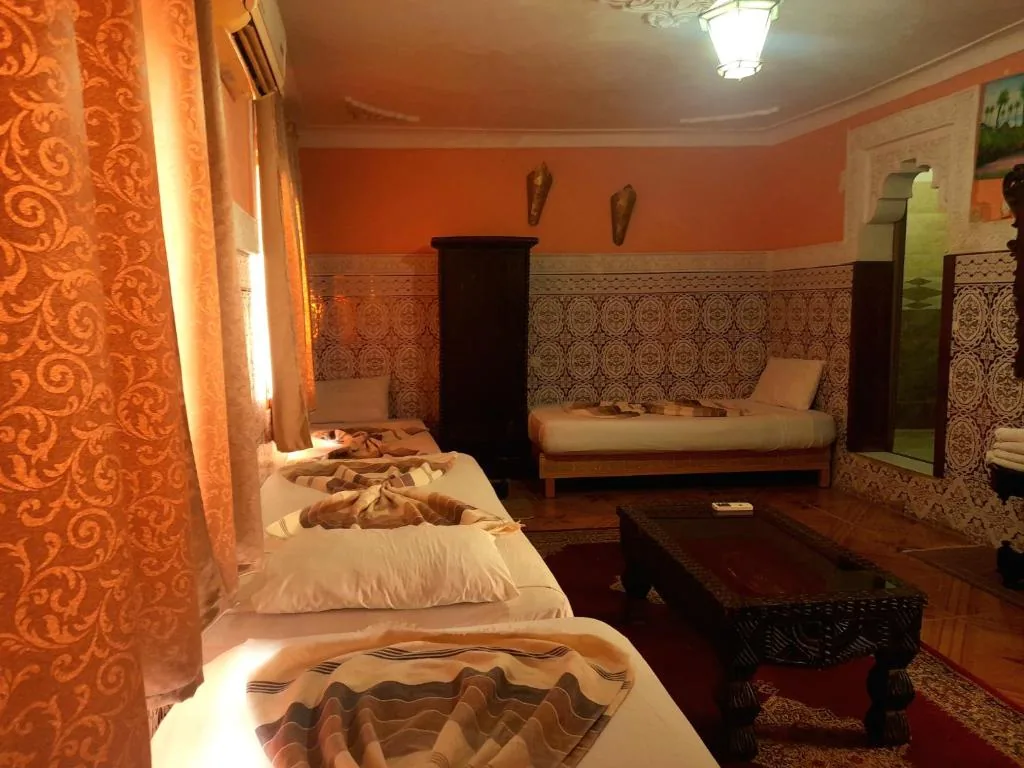 Family Room with Bathroom (5 Adults) — Riad Chennaoui